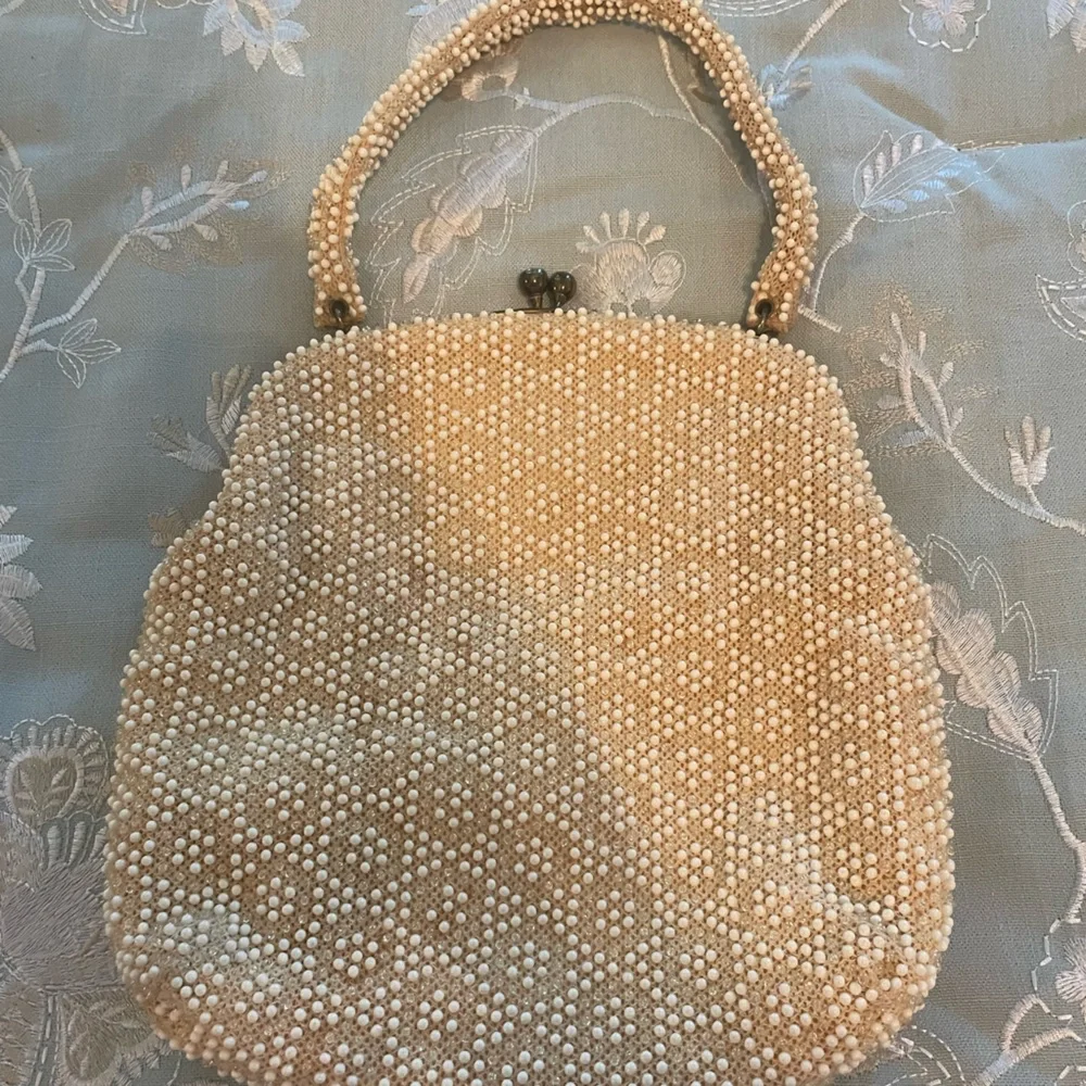 Cream Beaded Bag by Corde’ Bead, Basket-Weave Pattern - Picture 1 of 13
